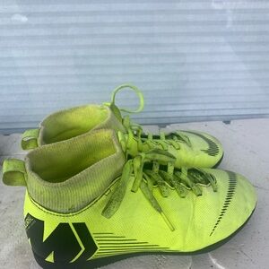 Nike Mercurial SuperflyX 6 Club IC Indoor Soccer Shoes Volt Black Size 4.5Y